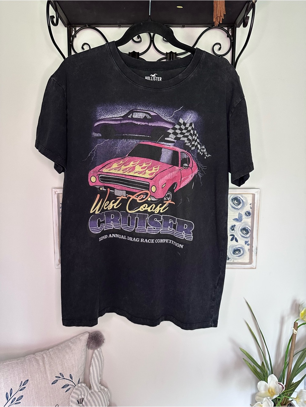 Oversized Hollister Black Short-Sleeve Tee with Red and Purple Car Graphic